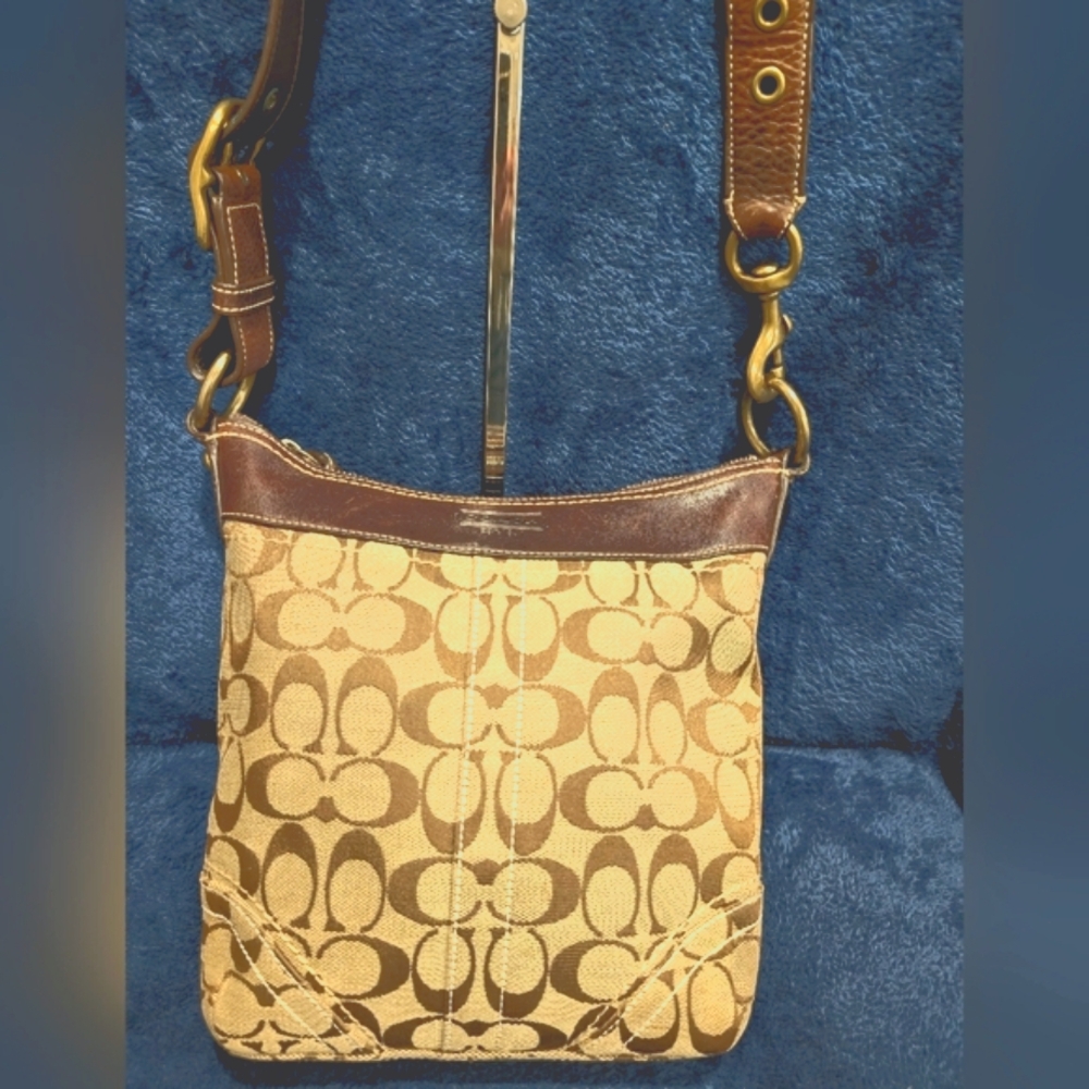 Coach Signature Crossbody/Shoulder Bag, Brown and tan kissing C's, EUC, 2006 - Picture 3 of 9